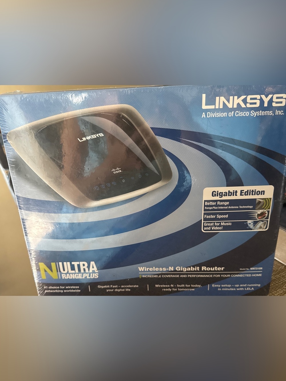 Linksys Wireless-N Gigabit Router in Black - Ultra RangePlus new and sealed